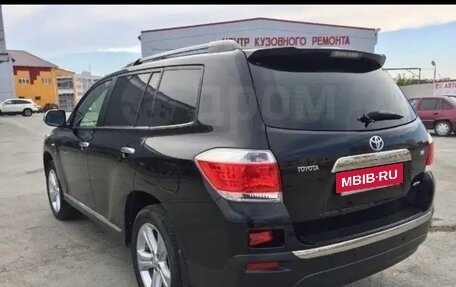 Toyota Highlander III, 2012 год, 2 350 000 рублей, 6 фотография