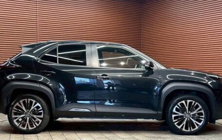 Toyota Yaris Cross, 2022 год, 1 135 000 рублей, 3 фотография
