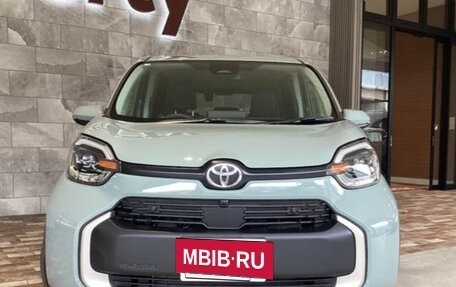 Toyota Sienta, 2022 год, 1 075 000 рублей, 2 фотография