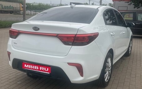 KIA Rio IV, 2017 год, 1 370 000 рублей, 3 фотография