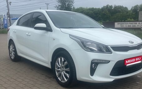 KIA Rio IV, 2017 год, 1 370 000 рублей, 2 фотография
