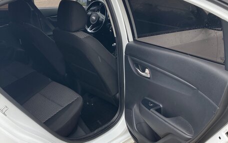 KIA Rio IV, 2017 год, 1 370 000 рублей, 10 фотография