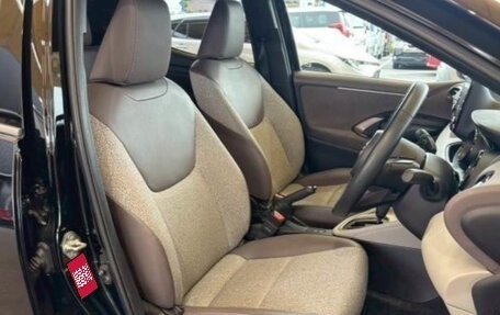 Toyota Yaris, 2022 год, 886 000 рублей, 6 фотография