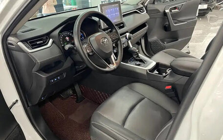 Toyota RAV4, 2022 год, 2 089 999 рублей, 4 фотография