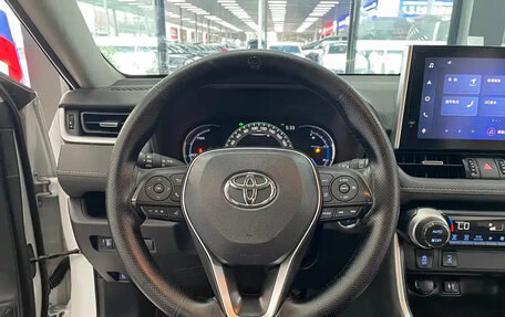 Toyota RAV4, 2022 год, 2 089 999 рублей, 8 фотография