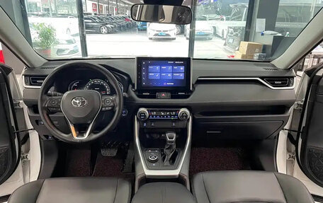 Toyota RAV4, 2022 год, 2 089 999 рублей, 7 фотография