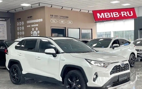 Toyota RAV4, 2022 год, 2 089 999 рублей, 3 фотография