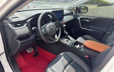 Toyota RAV4, 2022 год, 3 250 002 рублей, 10 фотография