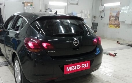 Opel Astra J, 2010 год, 660 000 рублей, 4 фотография