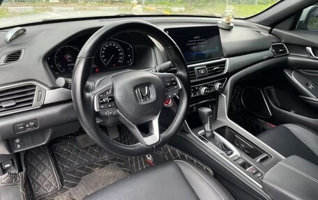 Honda Inspire, 2022 год, 1 600 000 рублей, 12 фотография