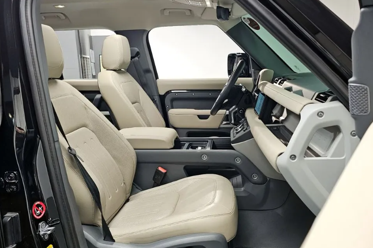 Land Rover Defender II, 2021 год, 6 640 000 рублей, 10 фотография
