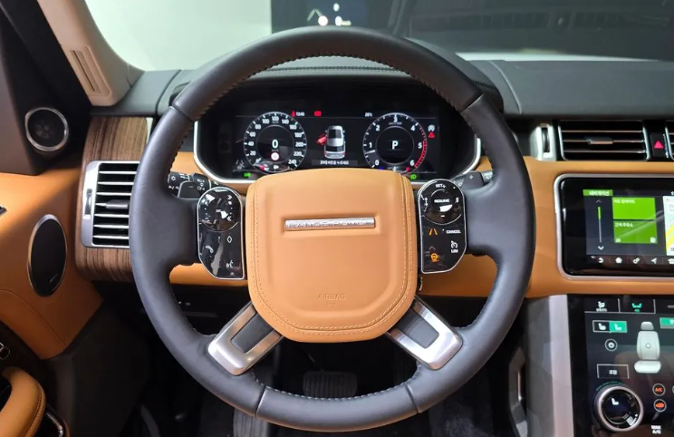 Land Rover Range Rover IV рестайлинг, 2020 год, 8 300 000 рублей, 13 фотография