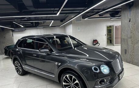 Bentley Bentayga I, 2016 год, 9 500 000 рублей, 1 фотография