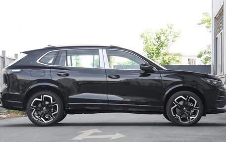 Volkswagen Tiguan, 2025 год, 4 580 000 рублей, 6 фотография