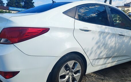 Hyundai Solaris II рестайлинг, 2016 год, 1 000 070 рублей, 4 фотография