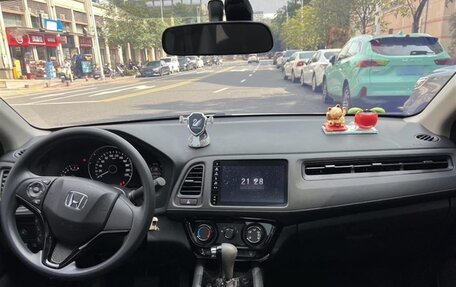 Honda Vezel, 2022 год, 1 390 000 рублей, 6 фотография