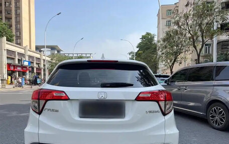 Honda Vezel, 2022 год, 1 390 000 рублей, 4 фотография