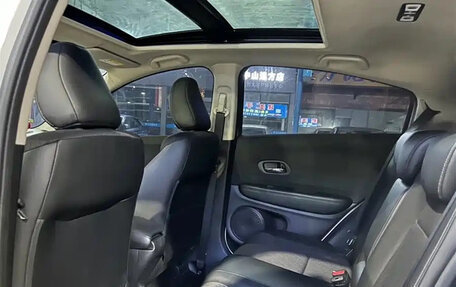 Honda Vezel, 2022 год, 1 390 000 рублей, 9 фотография