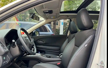 Honda Vezel, 2022 год, 1 390 000 рублей, 7 фотография