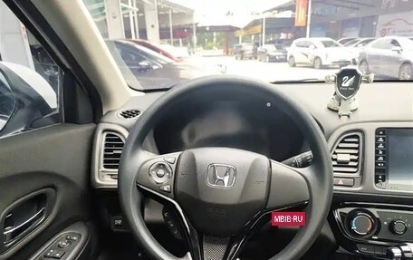 Honda Vezel, 2022 год, 1 390 000 рублей, 10 фотография