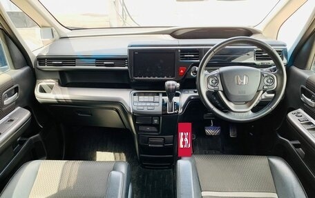Honda Stepwgn IV, 2018 год, 2 499 000 рублей, 10 фотография
