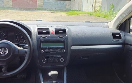 Volkswagen Jetta VI, 2010 год, 700 000 рублей, 4 фотография