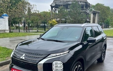 Mitsubishi Outlander, 2022 год, 3 980 000 рублей, 4 фотография