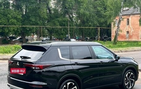 Mitsubishi Outlander, 2022 год, 3 980 000 рублей, 22 фотография