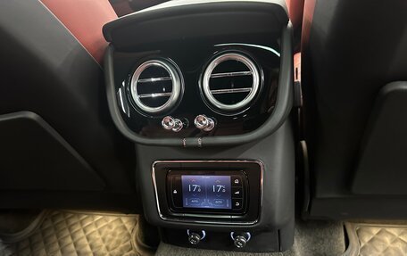 Bentley Bentayga I, 2016 год, 9 500 000 рублей, 10 фотография
