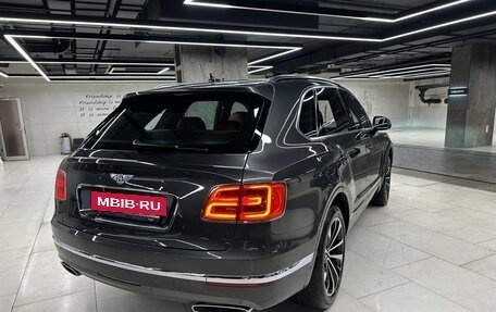 Bentley Bentayga I, 2016 год, 9 500 000 рублей, 2 фотография