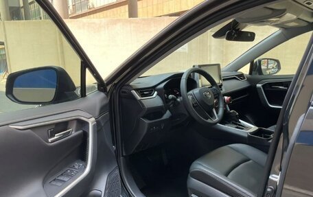 Toyota RAV4, 2020 год, 2 718 000 рублей, 4 фотография