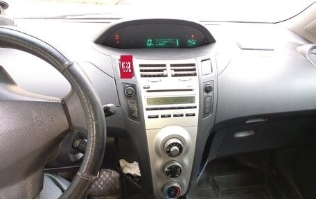 Toyota Yaris III рестайлинг, 2008 год, 545 000 рублей, 3 фотография