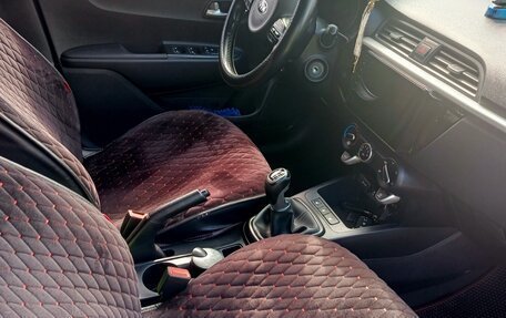 KIA Rio IV, 2019 год, 1 370 000 рублей, 8 фотография