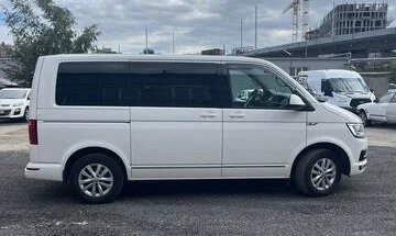 Volkswagen Caravelle T6 рестайлинг, 2018 год, 3 300 000 рублей, 4 фотография