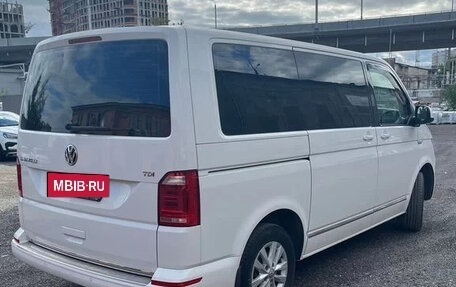 Volkswagen Caravelle T6 рестайлинг, 2018 год, 3 300 000 рублей, 5 фотография