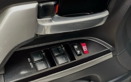 Toyota Land Cruiser 200, 2017 год, 6 790 000 рублей, 15 фотография