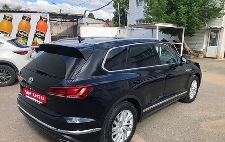Volkswagen Touareg III, 2020 год, 5 700 000 рублей, 2 фотография