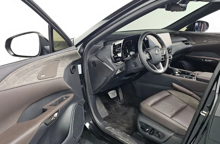 Lexus RX IV рестайлинг, 2024 год, 9 910 000 рублей, 11 фотография