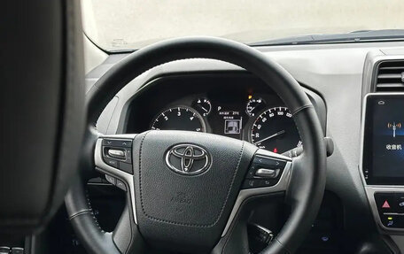 Toyota Land Cruiser Prado 150 рестайлинг 2, 2024 год, 6 150 333 рублей, 9 фотография