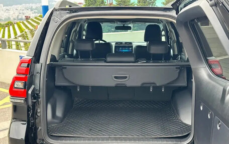 Toyota Land Cruiser Prado 150 рестайлинг 2, 2024 год, 6 150 333 рублей, 19 фотография