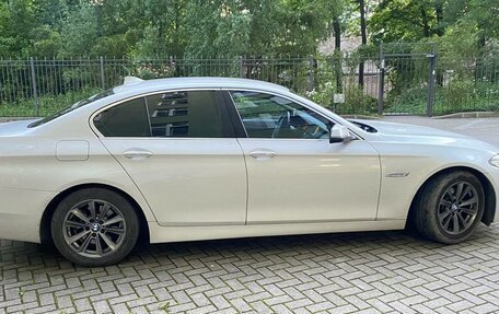 BMW 5 серия, 2013 год, 1 950 000 рублей, 2 фотография