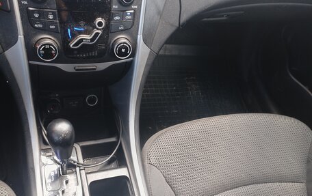 Hyundai Sonata VI, 2012 год, 1 050 000 рублей, 8 фотография