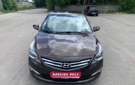 Hyundai Solaris II рестайлинг, 2015 год, 890 000 рублей, 2 фотография
