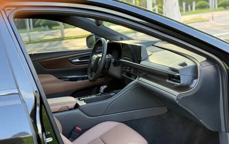 Toyota Crown, 2024 год, 5 600 333 рублей, 8 фотография