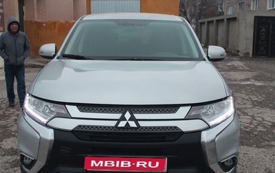 Mitsubishi Outlander III рестайлинг 3, 2019 год, 2 200 000 рублей, 1 фотография