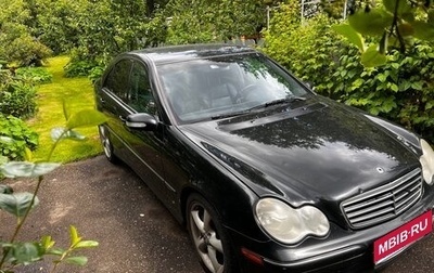 Mercedes-Benz C-Класс, 2005 год, 850 000 рублей, 1 фотография