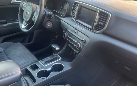 KIA Sportage IV рестайлинг, 2017 год, 1 600 000 рублей, 12 фотография