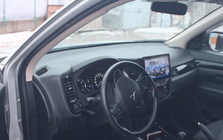 Mitsubishi Outlander III рестайлинг 3, 2019 год, 2 200 000 рублей, 7 фотография