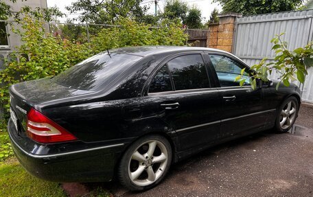 Mercedes-Benz C-Класс, 2005 год, 850 000 рублей, 3 фотография