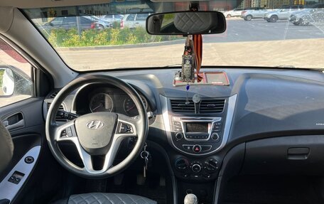 Hyundai Solaris II рестайлинг, 2014 год, 835 000 рублей, 4 фотография